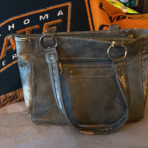 Montana West purse with faults but still has lots of life - Picture 3 of 9